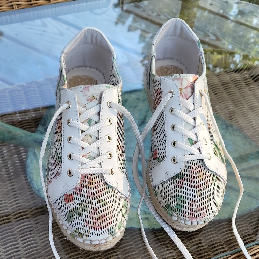 Vince Camuto JOELLAN Espadrille Platform Sneaker Size 7m.